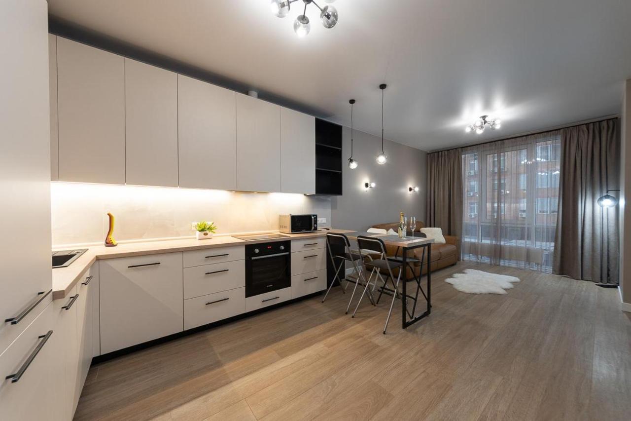 New Modern Apartments. Metro Minskaya Kyiv Exterior foto