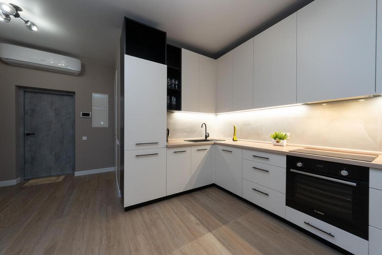 New Modern Apartments. Metro Minskaya Kyiv Exterior foto